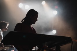 Porches im Karlstorbahnhof beim Queer Festival | The Postie 