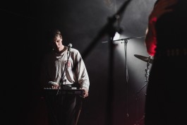 Porches im Karlstorbahnhof beim Queer Festival | The Postie 